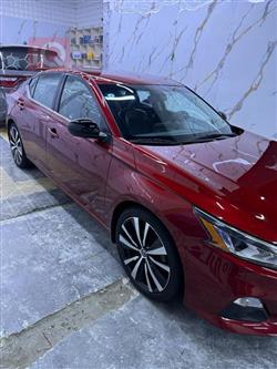 نيسان ألتيما